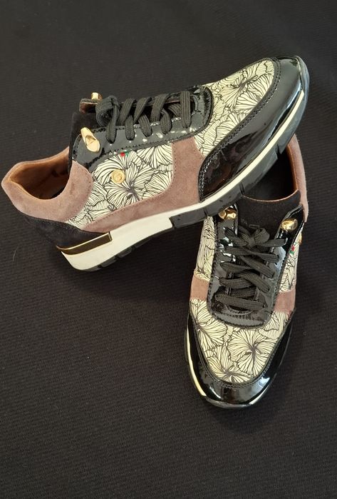 Sapatos / Ténis marca Manuel Alves