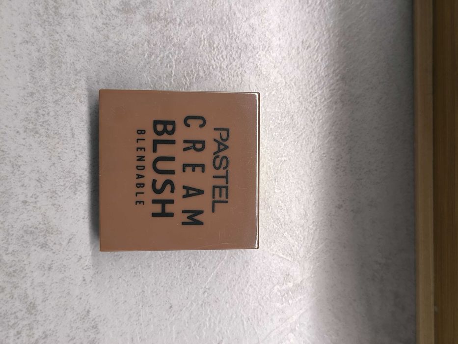 kremowy róż/bronzer Pastel - NOWY!!! odcień 50 "brownie"