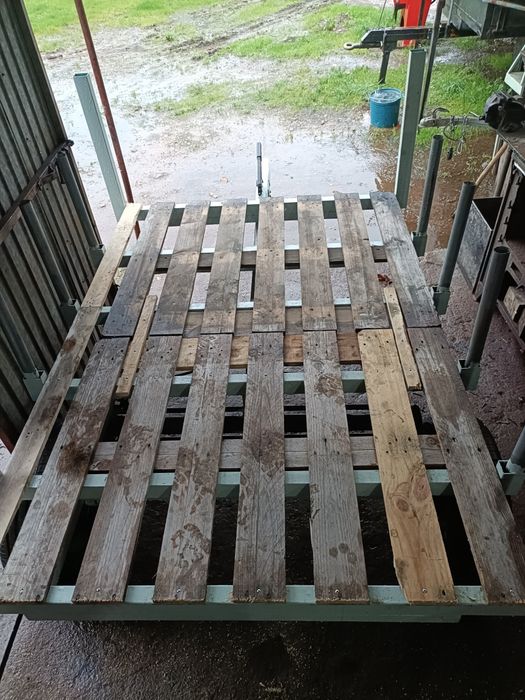 Grua ,reboques e outros, ler anúncio