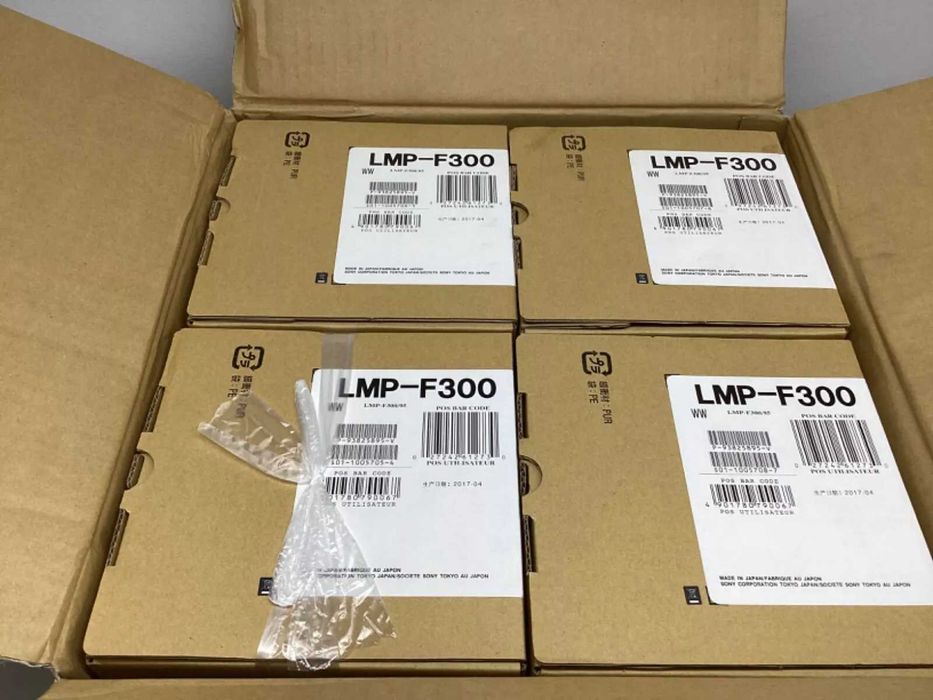 Лампи для проектора Sony VPL-FX52L LMP-F300. Нові. Оригінал. Японія