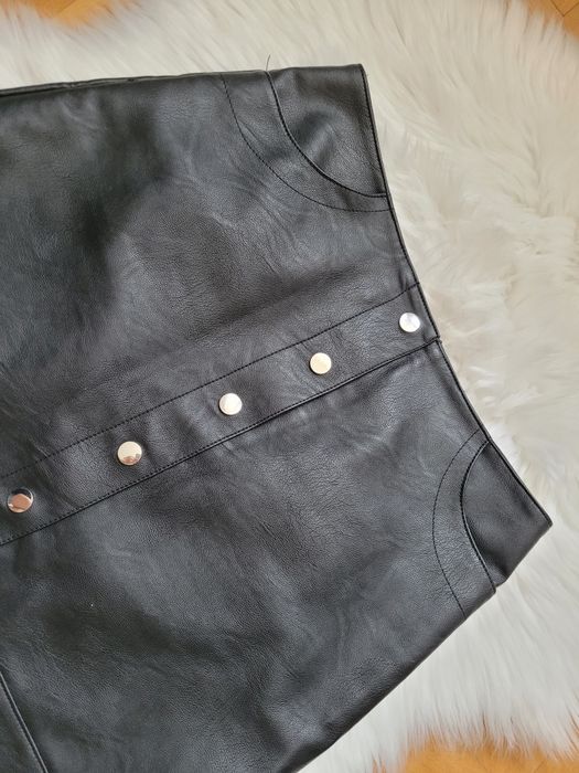 Czarna spódnica TOPSHOP