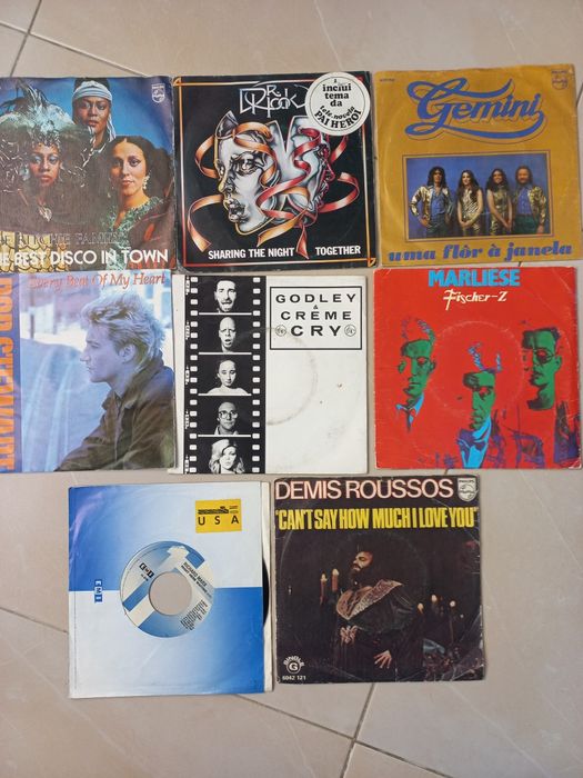 Lote 15 singles em bom estado