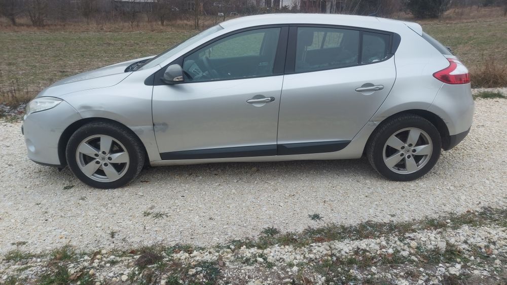 Renault Megane 3 1.6 16 V benzyna hatchback z Niemiec klimatyzacja nav