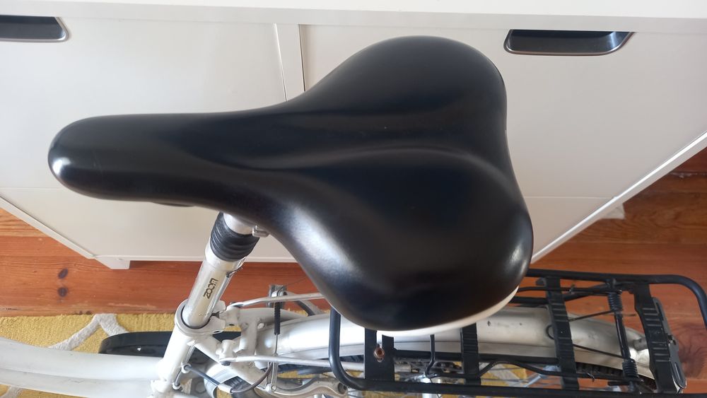 Bicicleta leve e em ótima condição QÜER