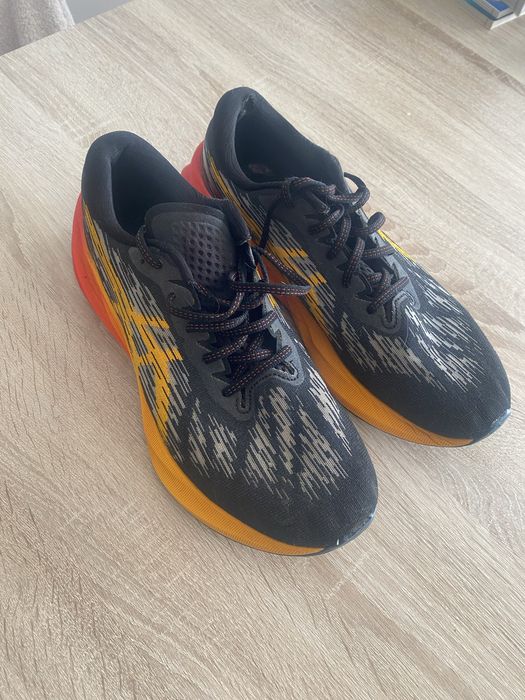 Buty  Asics Novablast 3 rozm 45 dł wkł ok 28