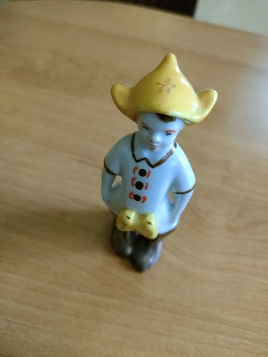 Chłopiec porcelana