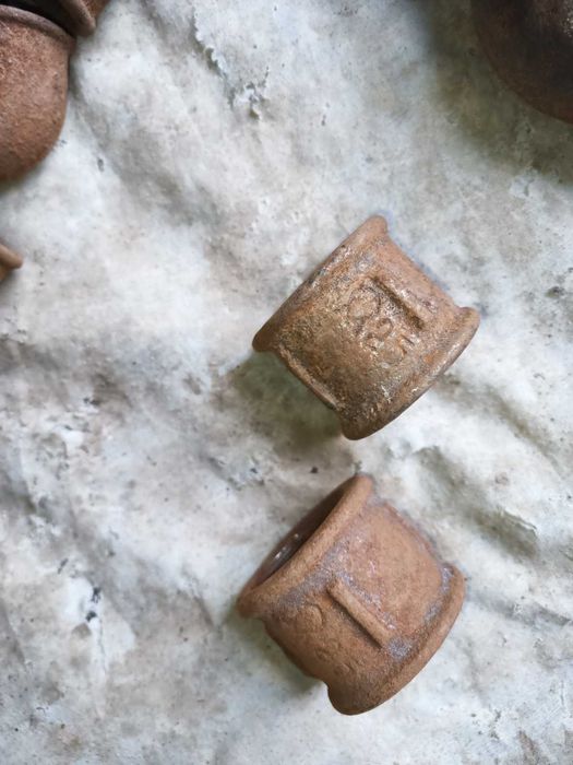 Колено и муфта чугунные