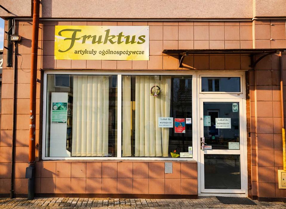 Lokal użytkowy parter Starachowice Rynek – witryna, klimatyzacja