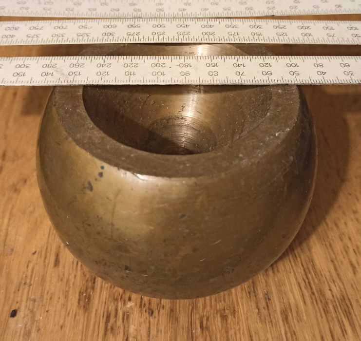 Сфера с конусным углублением.Бронза.