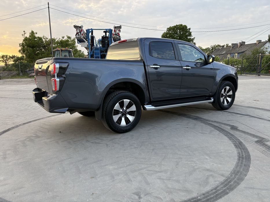 Isuzu d-max  maly przebieg