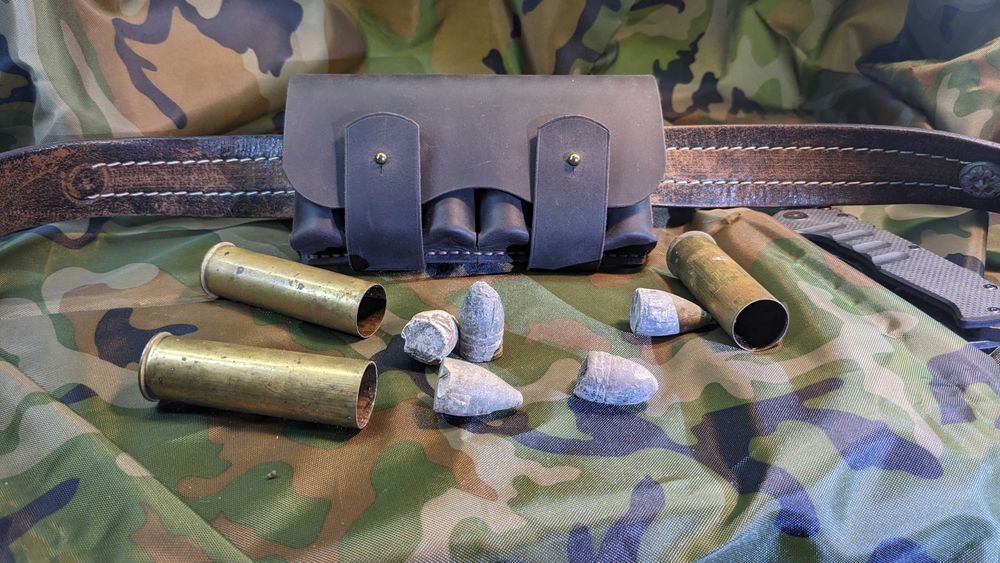 Кожаный патронташ на 6 патронов, 12 - 16 калибра, ручной работы.