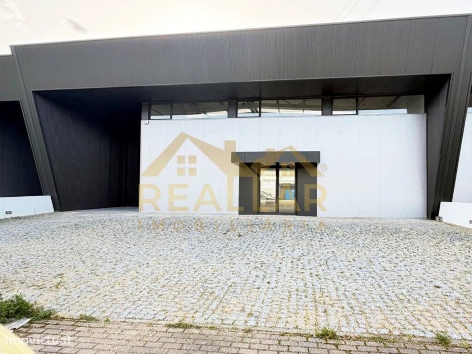 Pavilhão Industrial de 1.200 m² em Barcelos com escritório
