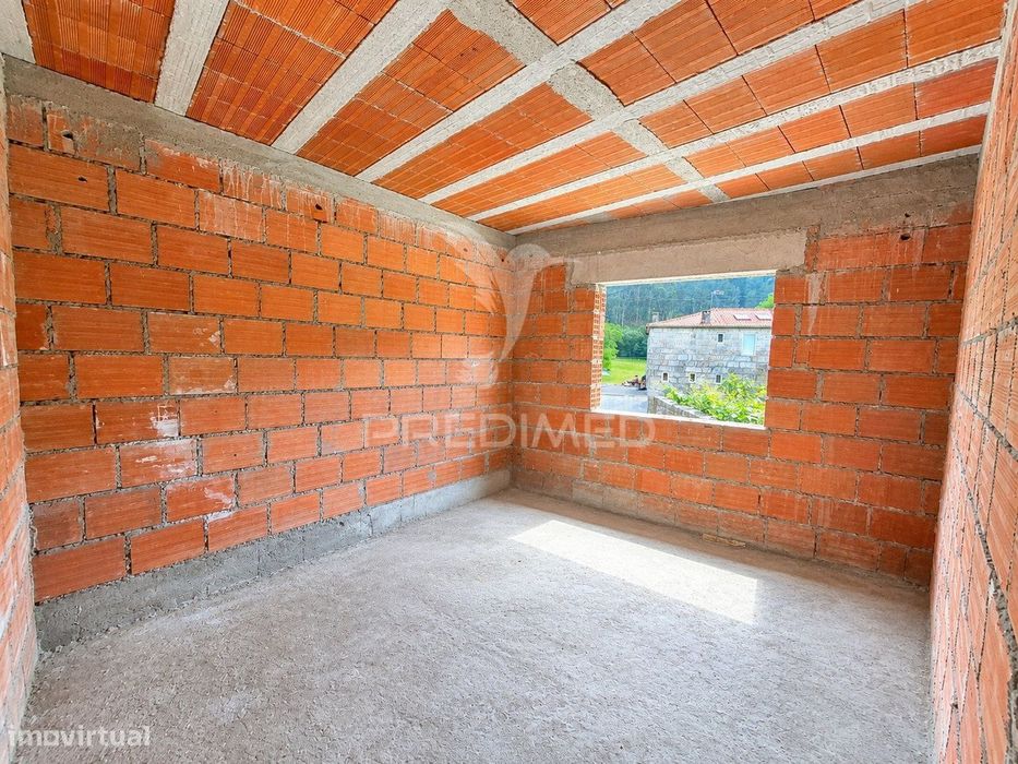 Moradia em Estrutura em Rossas, Vieira do Minho