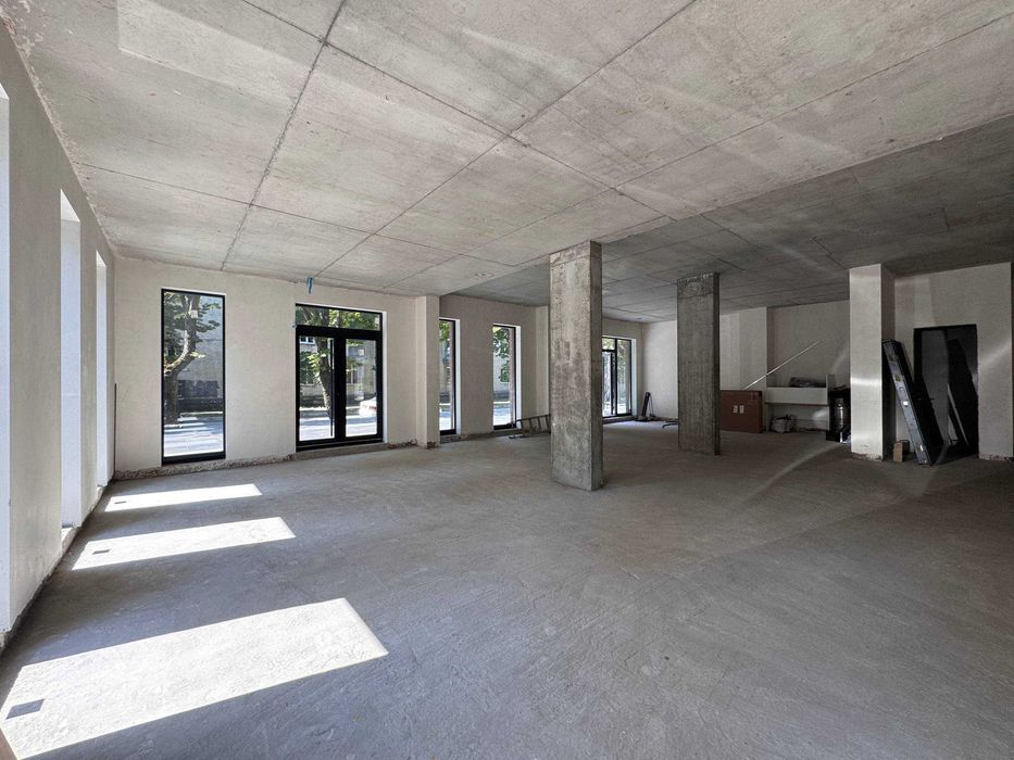 БЕЗ КОМІСІЇ ПРОДАЖ КОМЕРЦІЇ в зданій новобудові вул.Окружна,43