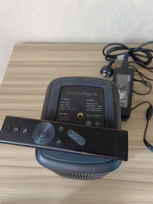 проектор із вбудованим акумулятором XGIMI Play X (XGIMI Halo )