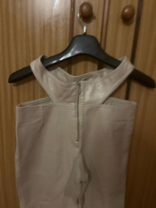 Calças de napa com recortes dos lados Bershka,sensuais,novas,36-6€