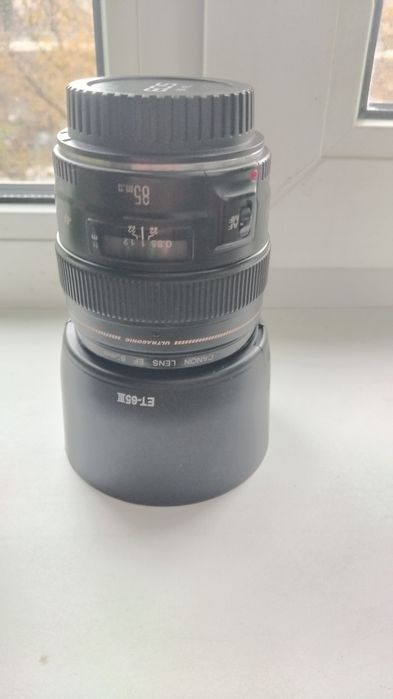 Об'єктив Canon 85mm 1.8