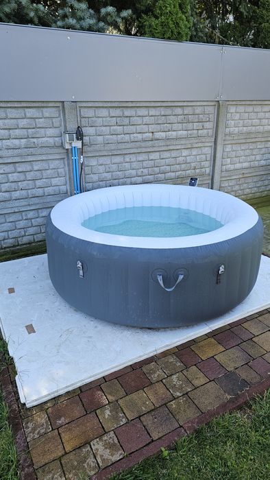 Jacuzzi ogrodowe lay spa
