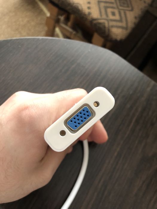 Перехідник (адаптер) HDMI — VGA (білий), робочий стан