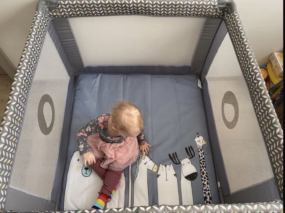 Łóżeczko turystyczne Lionel, z materacem dosatkowym stan idealny