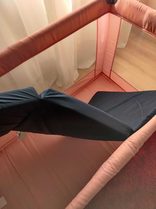 Vendo cama de zippy + colchão