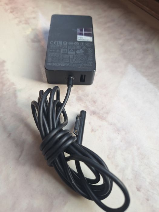 Zasilacz Microsoft 65W PSU do Surface Pro/Book z kablem  EU , W8Z- 000