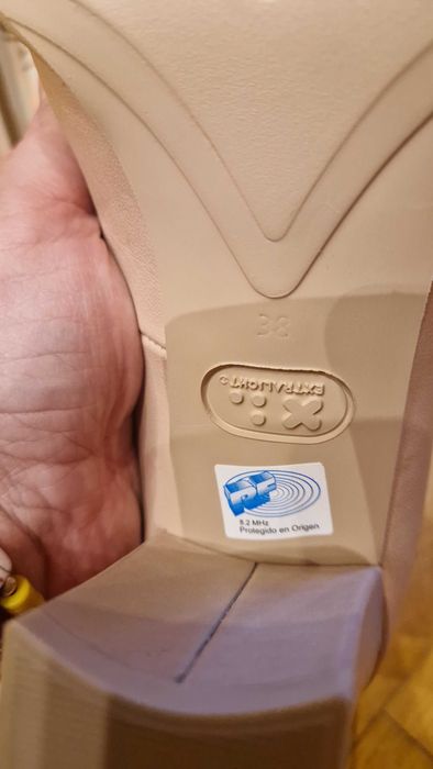 Sapatos novos, cor Nude, N. 38