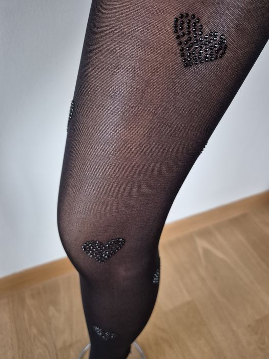 Rajstopy Calzedonia Tezenis s/m czarne w serduszka kryształki 20 den