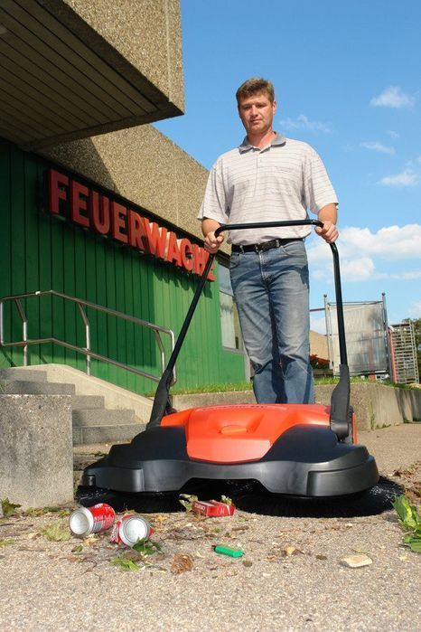 Haaga 697 Zamiatarka Elektryczna Akumulatorowa Ręczna Prowadzona Turbo