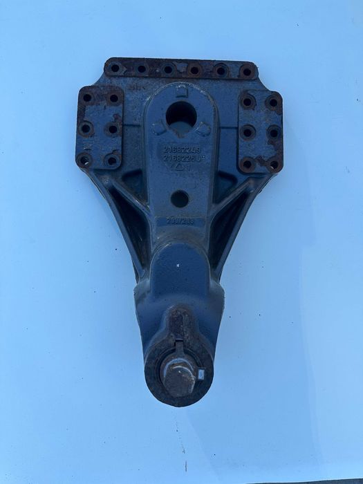 Łapa mocowanie półresora ucho RENAULT DXI RENAULT GAMA T C K VOLVO FE FL