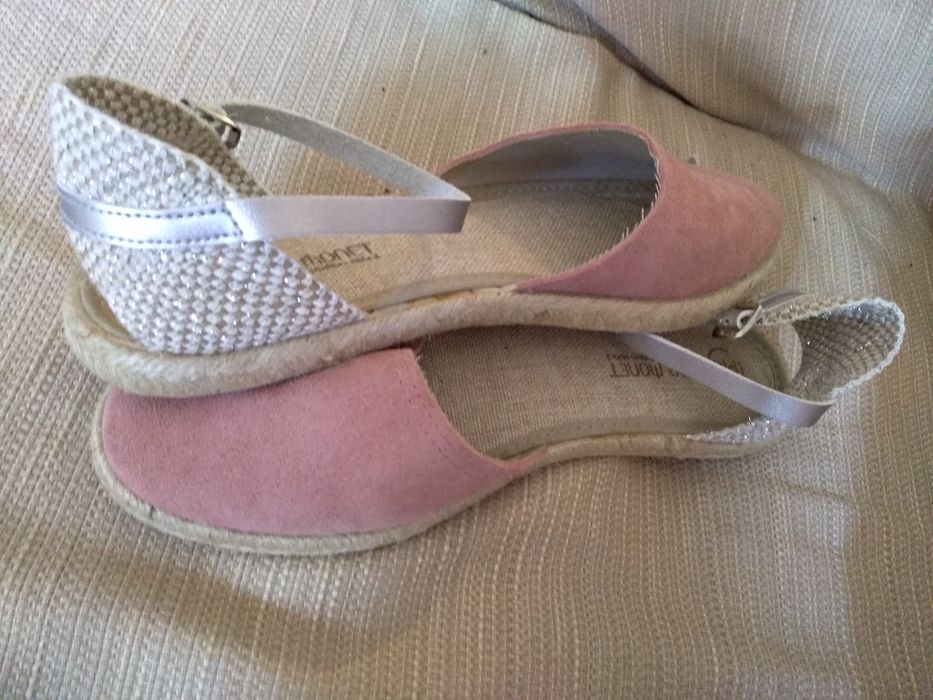 Женские стильные босоножки из натуральных материалов