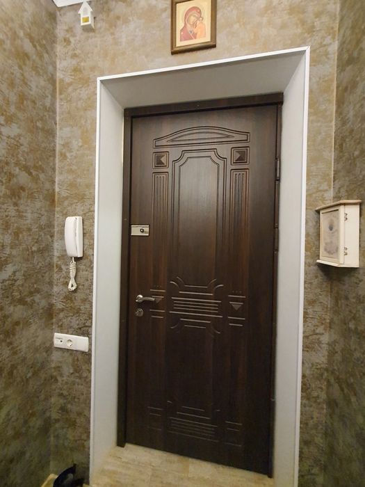Продаж 3 к. квартири з новим ремонтом!Сталінка!!!