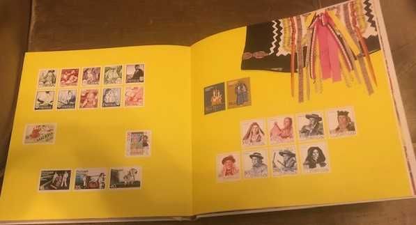 Livro dos CTT "Trajes Regionais" de Cristina L. Duarte