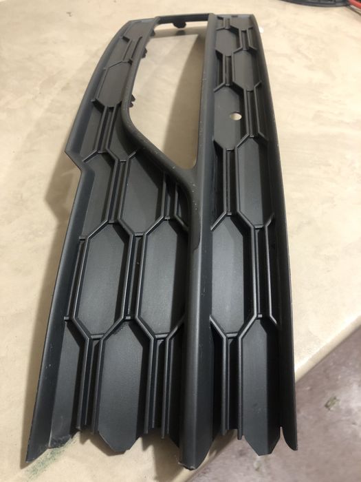 5e3807681 Решітка бампера Шкода октавія ліва!