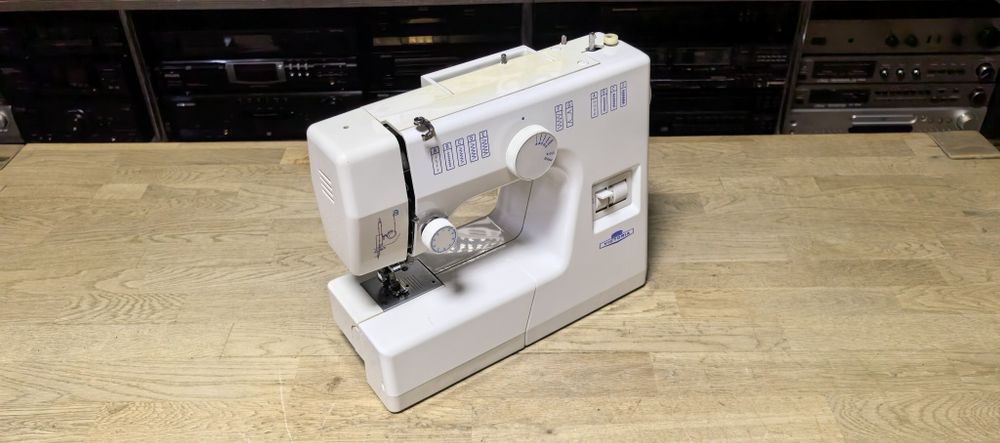 Швейна машинка Victoria 7640/педаль