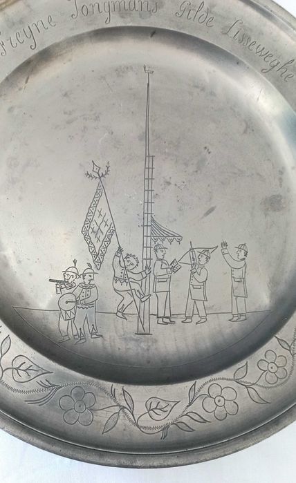 prato em estanho ( tin )