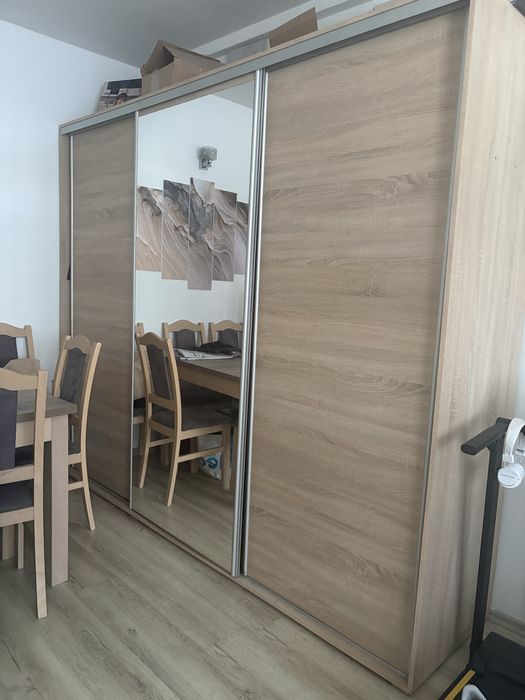 Szafa z lustrem przesówna