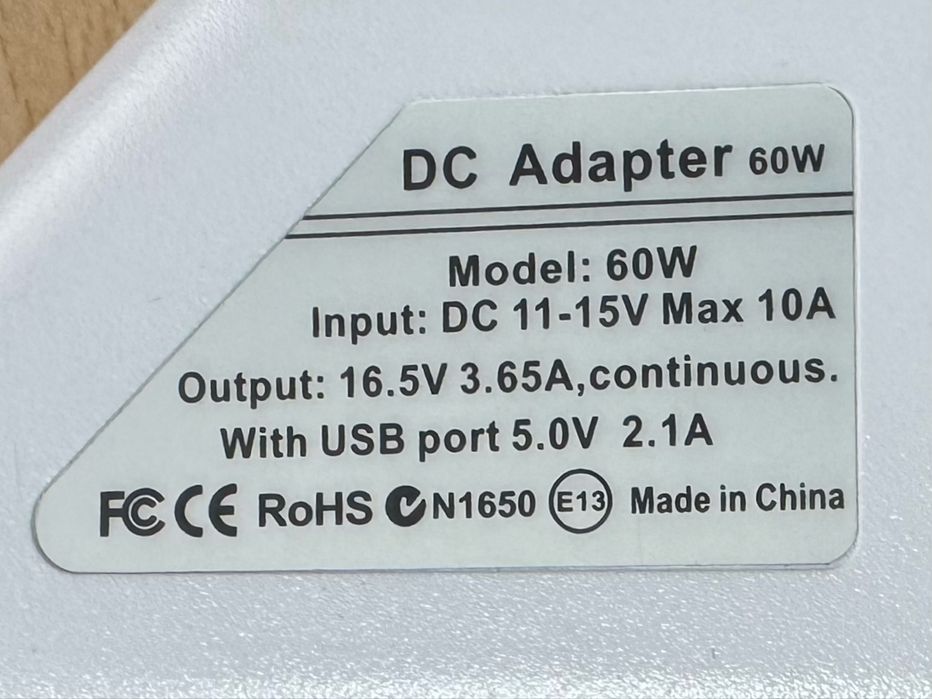 Carregador de isqueiro 60W para MacBook MagSafe + USB