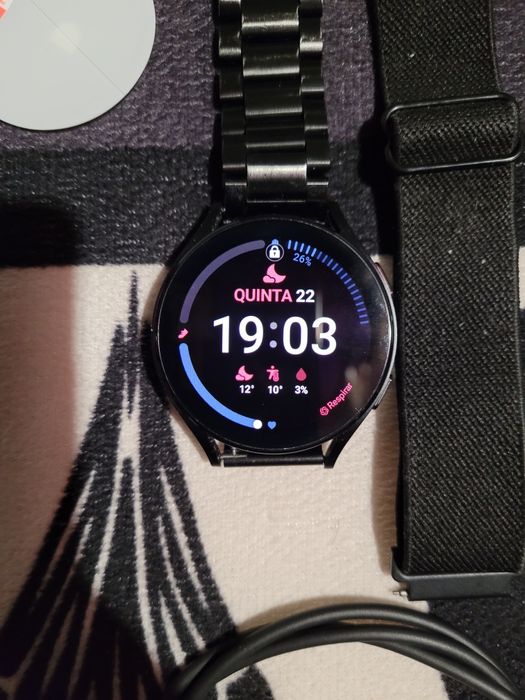 Samsung Galaxy Watch 5 44mm + acessórios extra