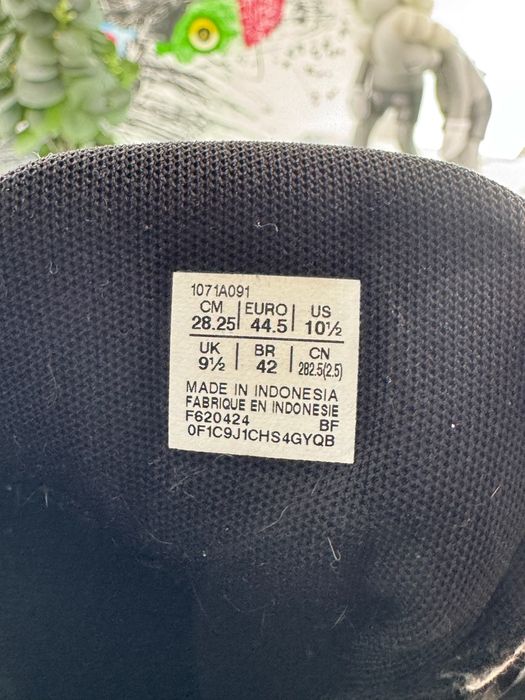 Кросівки Asics Gel Rocket 44.5 розмір Е14464