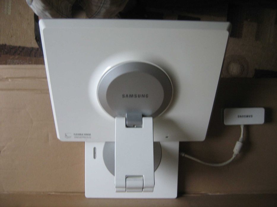 Монитор SyncMaster 770P