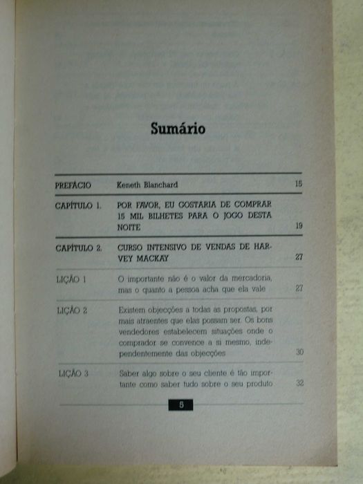 Como nadar com os tubarões sem ser comido vivo
de Harvey Mackay