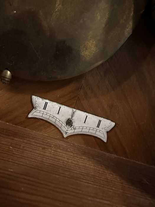 Zabytkowy zegar scienny Wiedeńczyk
