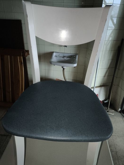 Mesa de cozinha extensível e 4 cadeiras