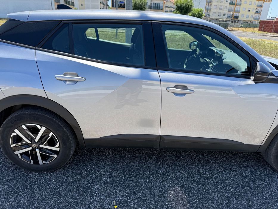 Peugeot e-2008