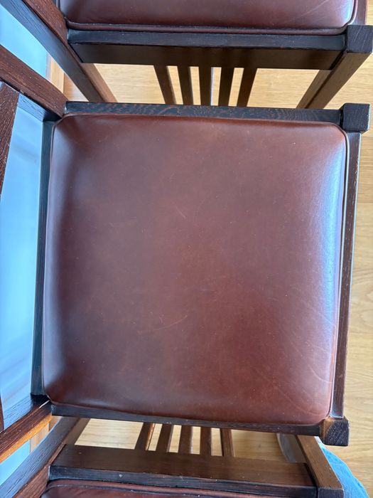 Cadeiras em Madeira Maciça Wengue natural e Pele Natural — Como Novas