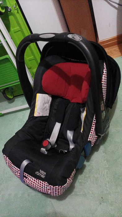 Carrinho + Ovo + Base carro + Cadeira Auto Britax Romer B-Motion 4 com adaptadores para o carrinho e Isofix