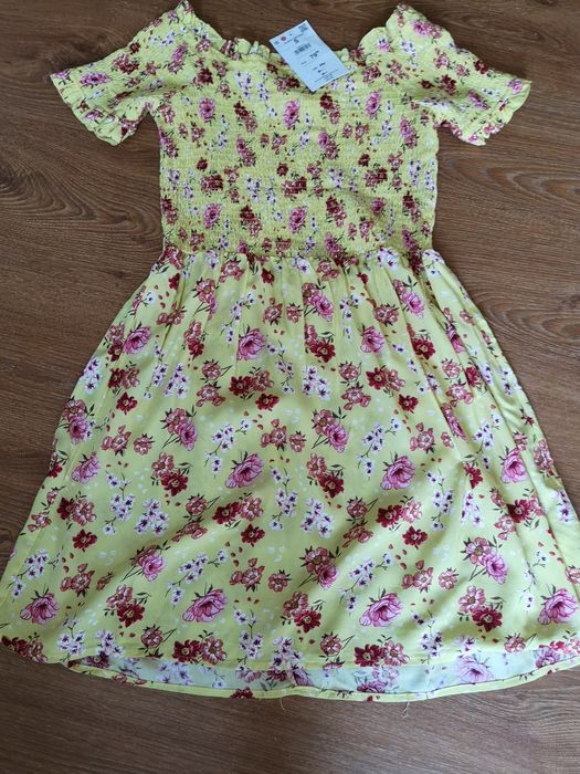 Sukienka Cropp w kwiatki