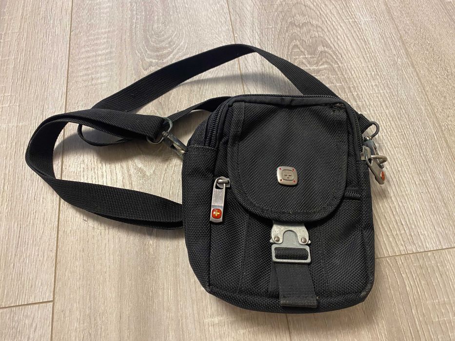 Сумочка чоловіча чорного кольору