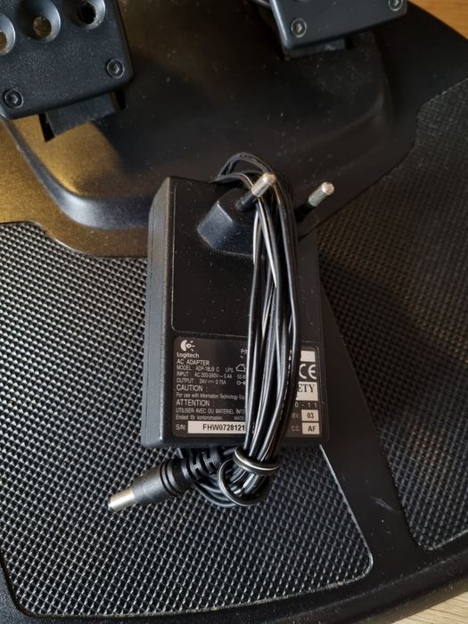 Ігрове кермо logitech momo racing 240° (або ж руль, джойстик, геймпад)